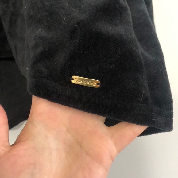 Black Velvet Calvin Klein Crewneck - Picture 4 of 4